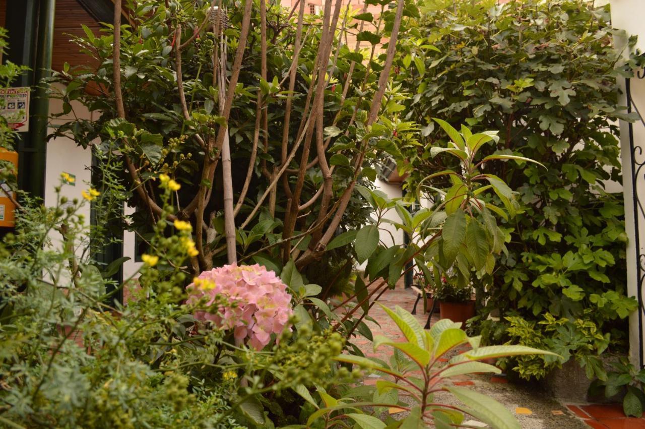 Hostal Sue Candelaria โบโกตา ภายนอก รูปภาพ
