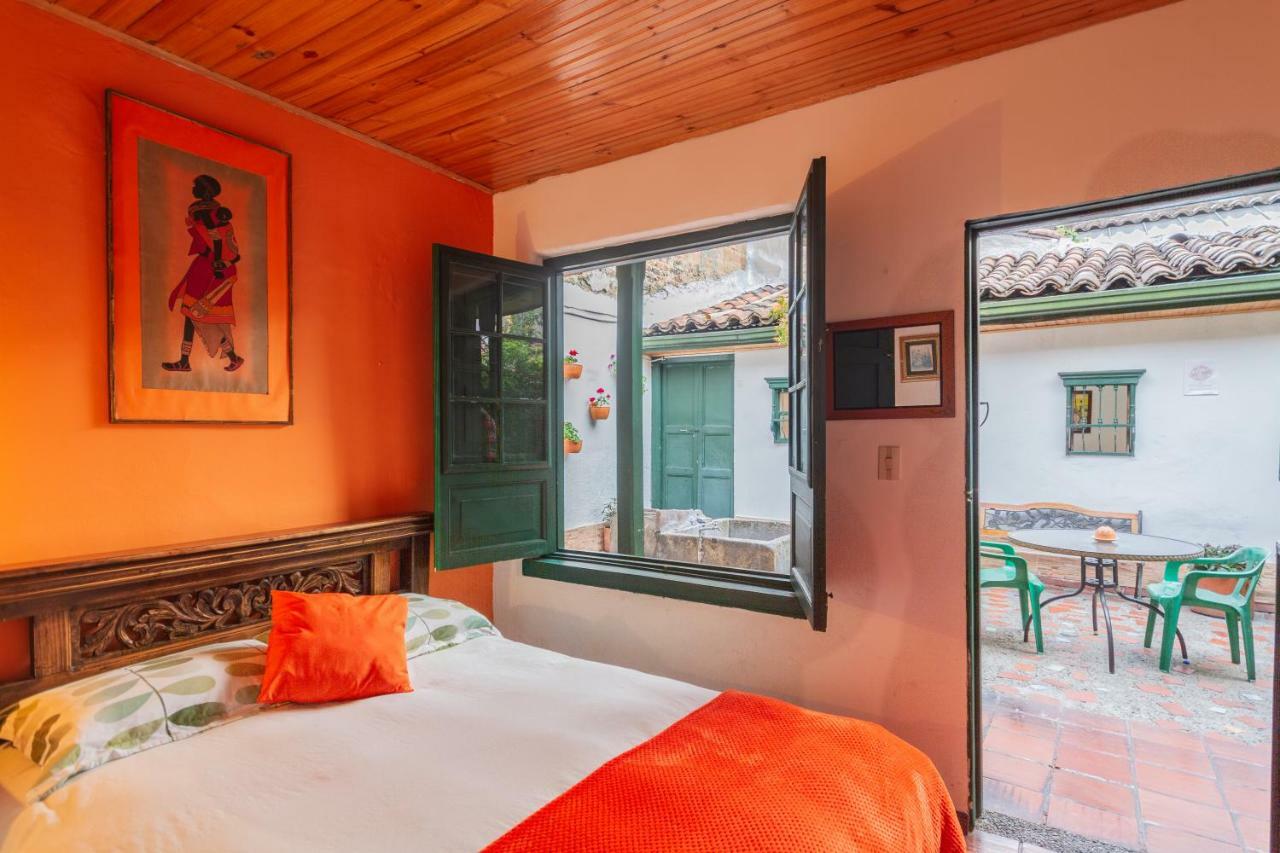 Hostal Sue Candelaria โบโกตา ภายนอก รูปภาพ